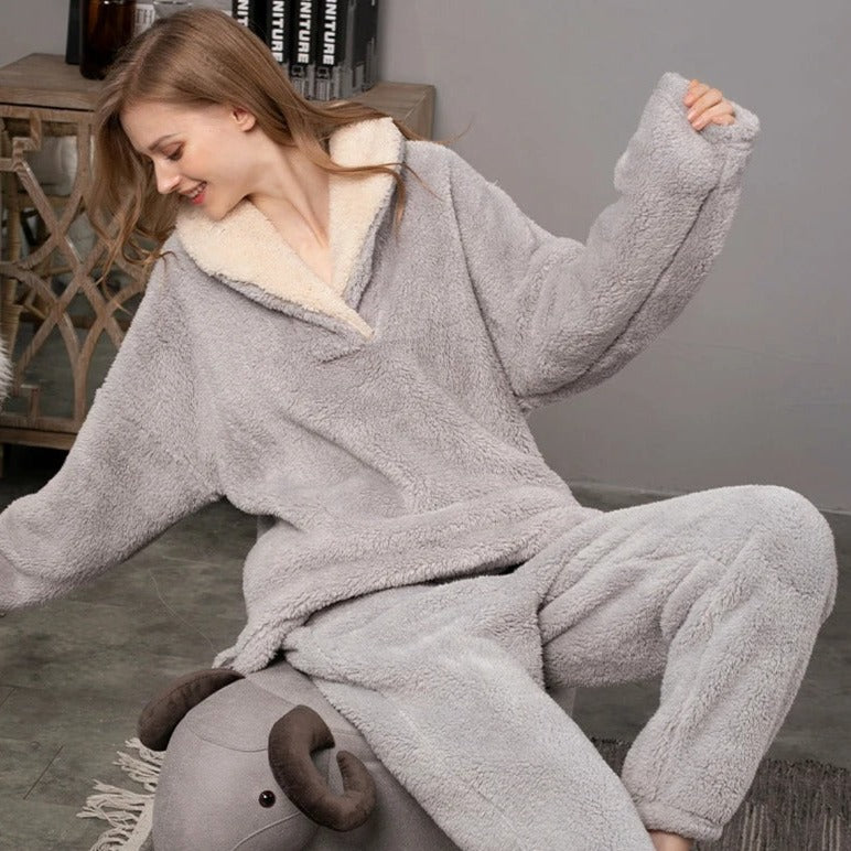 Ensemble Pyjama Polaire à Capuche | WARMHOODIE™